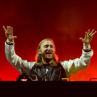 David Guetta presenta “Ten Feet Tall” remix de Afrojack con Wrabel