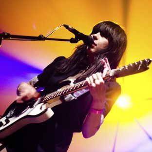 Crítica de “Too True” por Lauren Mayberry 