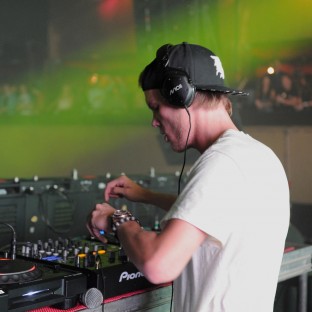 Avicii es el artista menor de 25 años más escuchado de Spotify