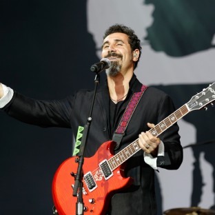 Serj Tankian de System of a Down expresó su opinión del conflicto Israel-Palestina