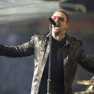 U2 rinde tributo a The Alarm en un concierto para la BBC Radio Wales